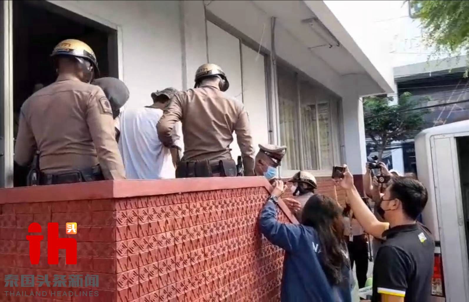 三名泰男因涉嫌向14岁枪手非法出售枪支被捕