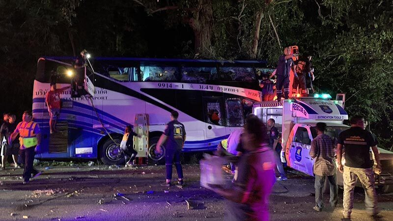 14死35伤！泰国一旅游大巴发生严重车祸