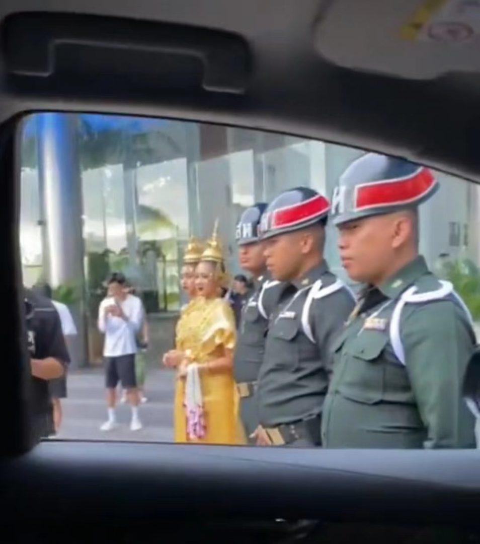 穿着泰国警服列队欢迎中国游客？泰国网友又炸锅了！