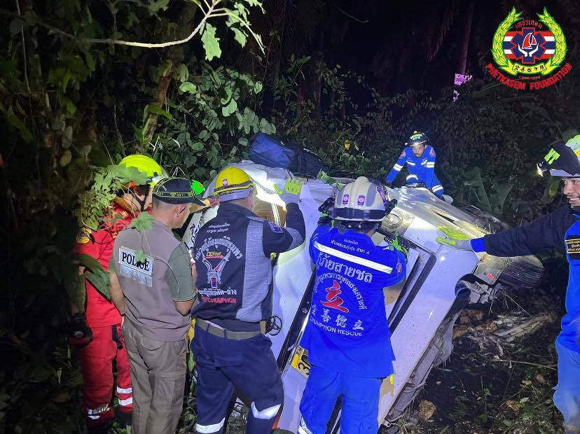 2死5重伤！泰国一载有外国游客的面包车发生严重事故