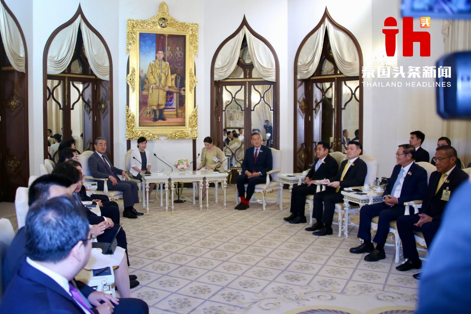 泰国总理会见中国外交部长：提议邀请习近平主席访泰并期待增加航班数量