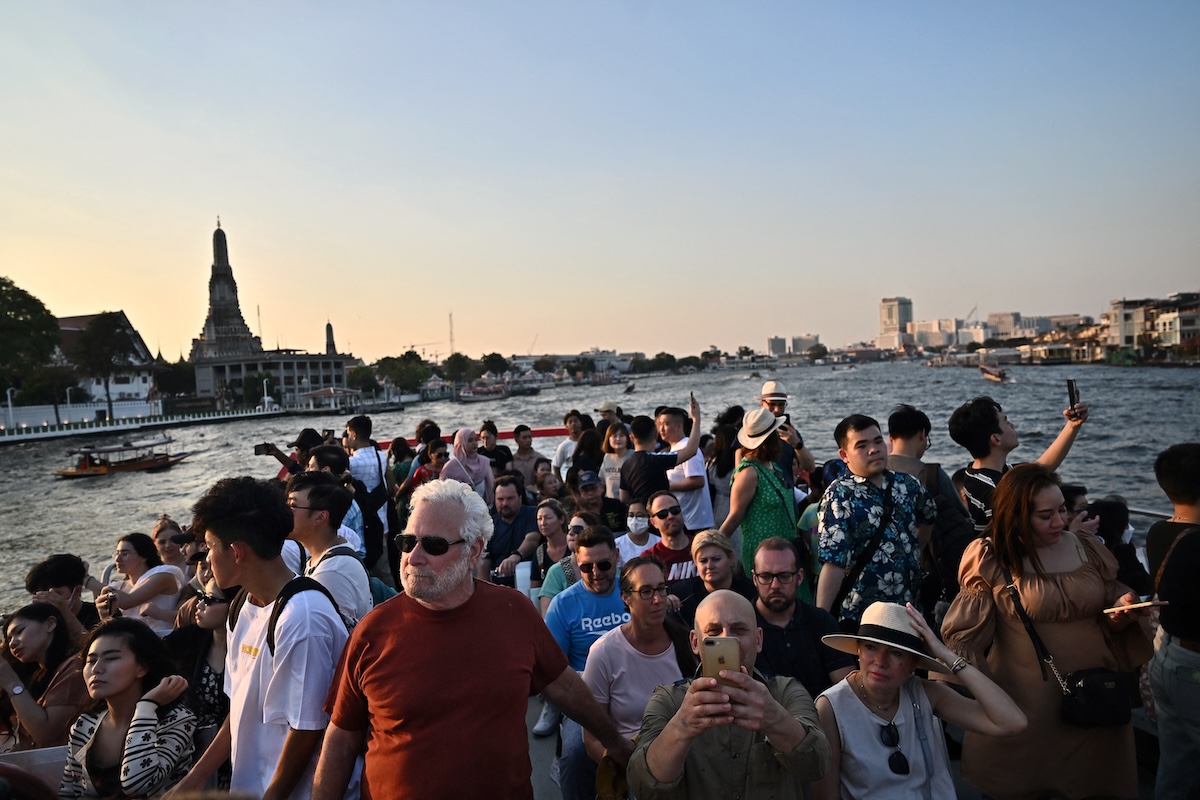 2023全年赴泰外国游客突破2800万人次，中国位居第二