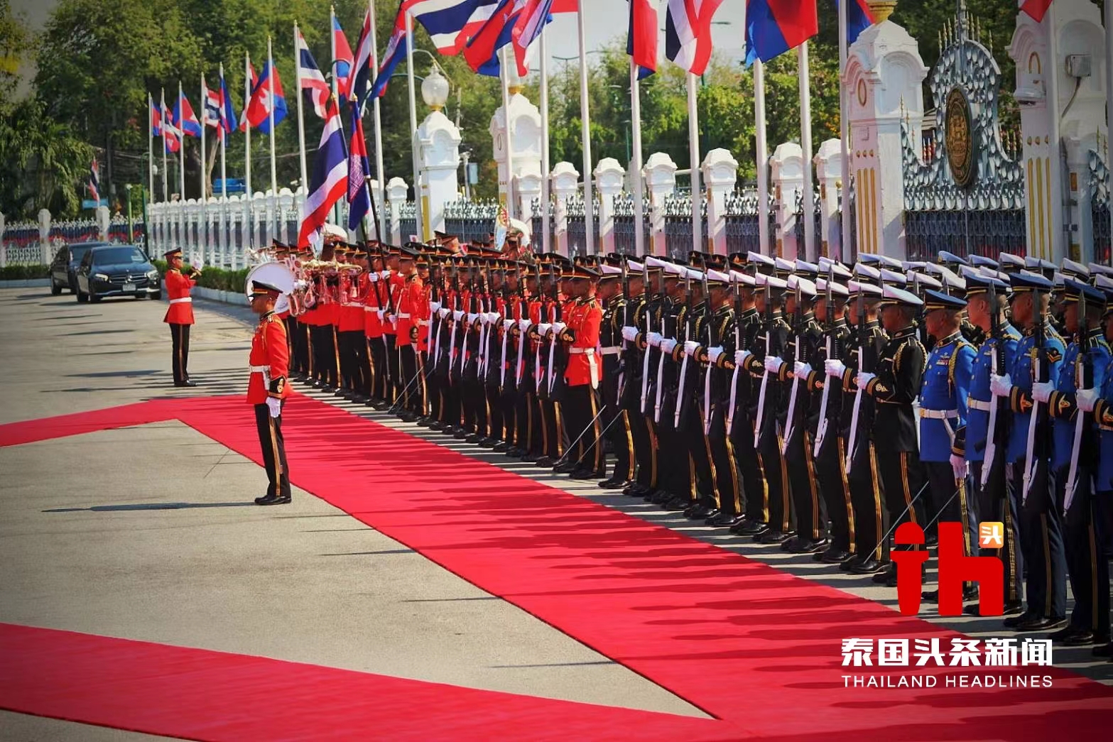 泰柬两国领导人会晤，共同签署5份谅解备忘录