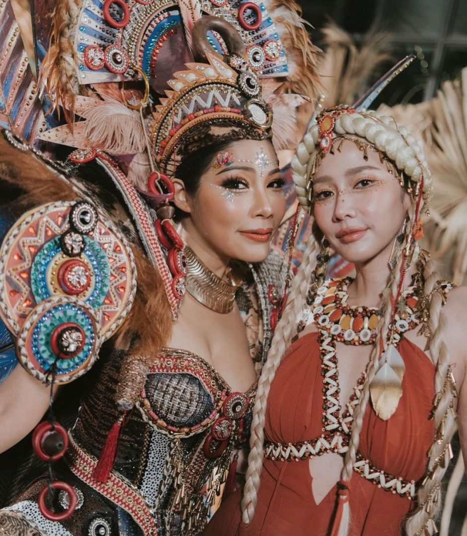 泰国巨星Aum惊艳变装！出席好友生日派对扮演非洲部落酋长女儿