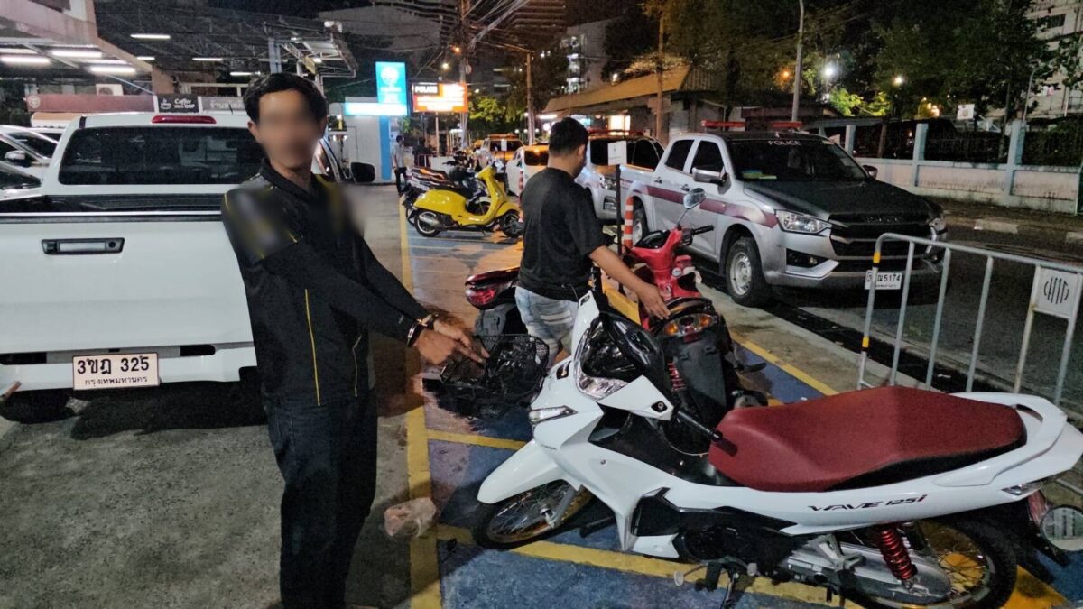 中国游客曼谷闹市区遭骑车抢劫
