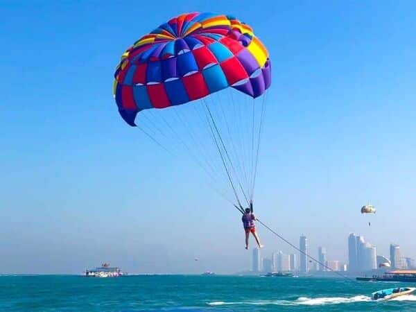 芭堤雅加强滑翔伞监管，提高游客保险