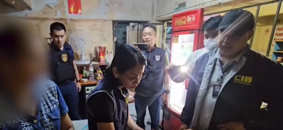 曼谷警方突袭夜店，逮捕多名卖淫泰国及外国妇女