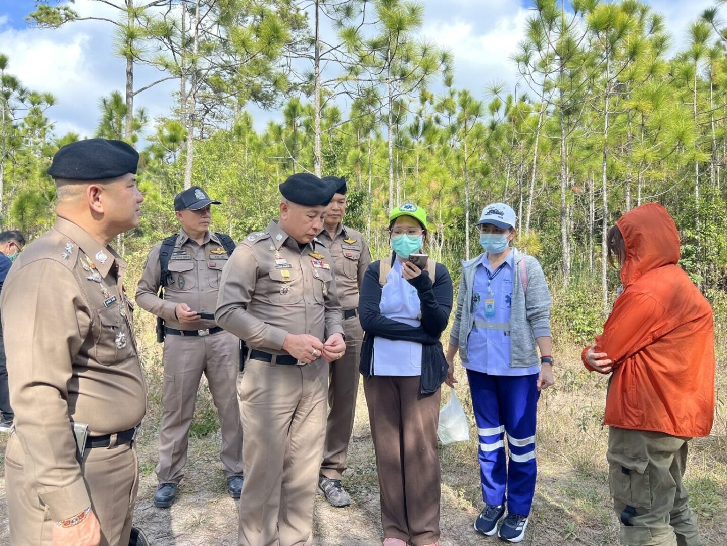 泰东北热门景点浦卡登园区野象出没伤人，致一人死亡